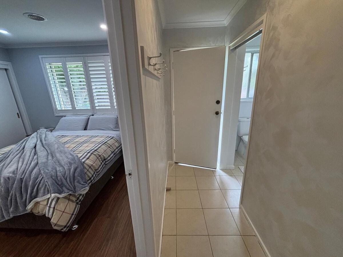 Guest Ensuite Room With Private Entrance, Melbourne