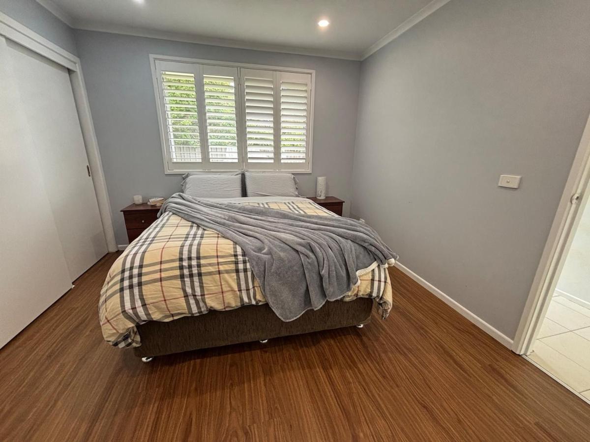 Guest Ensuite Room With Private Entrance — Photos 3